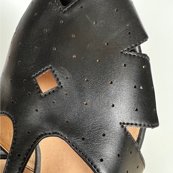 Black leather, chunky heel, peep toe T-strap pump. Pin-up 50’s style dance heel - Picture 14 of 16